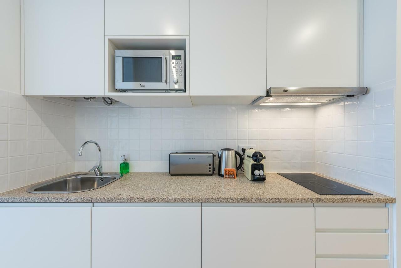Guestready - Starry Night Balcony Apartment Porto Bagian luar foto